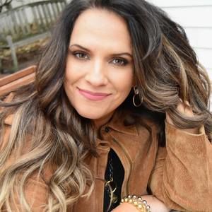 Meet your Posher, Elaine